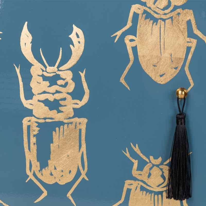 aparador pintado a mano