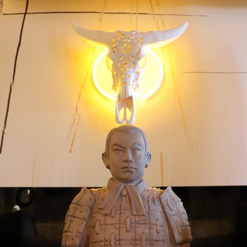 Cabeza Toro pared resina